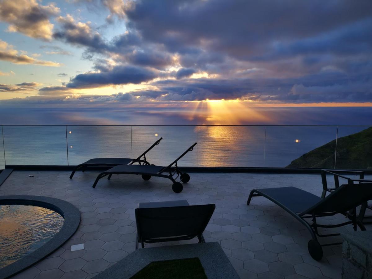 The Cliffhouse By Lovelystay Fajã da Ovelha Eksteriør billede